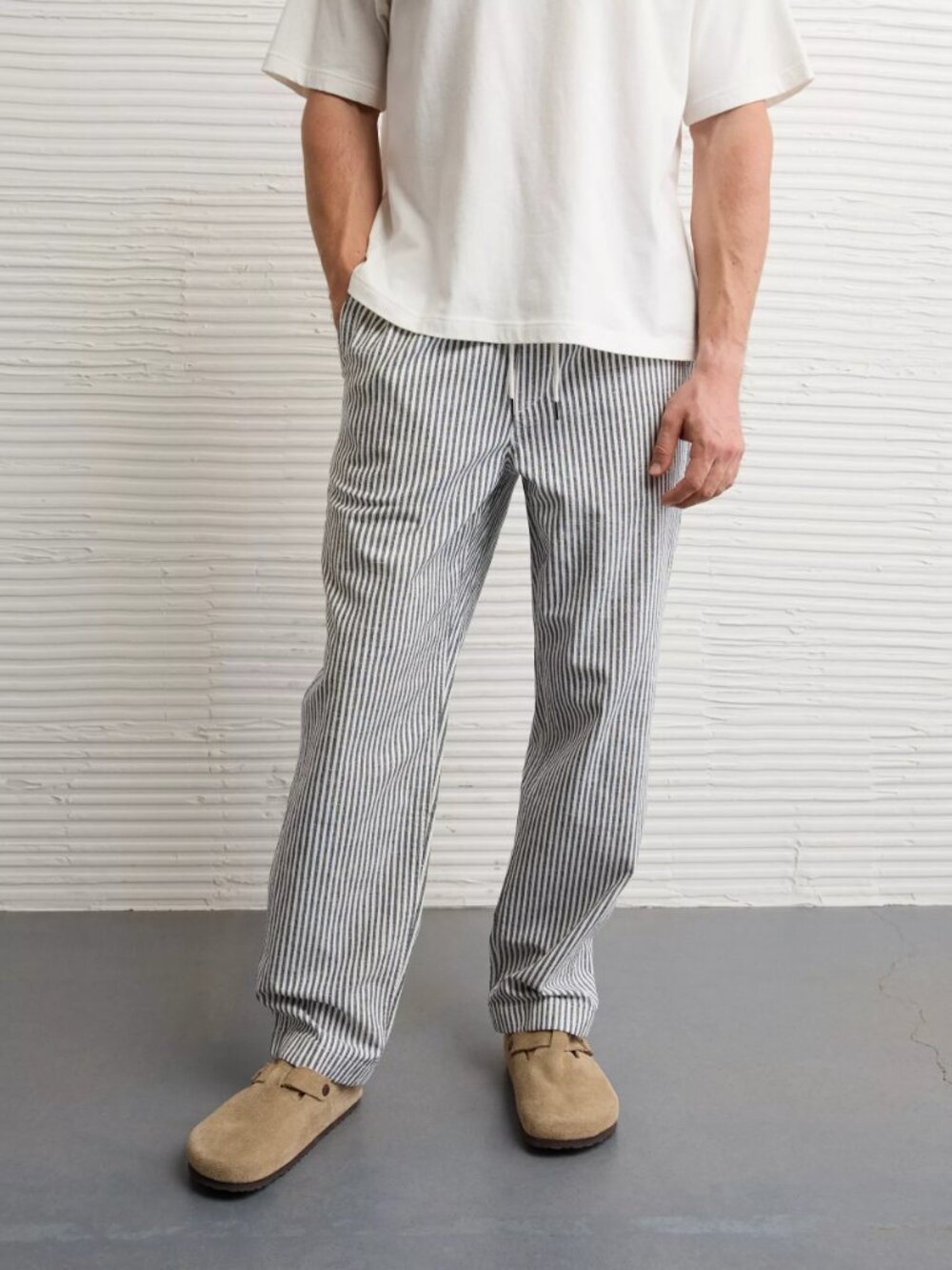 American Eagle AE Pull-On Trekker Pant